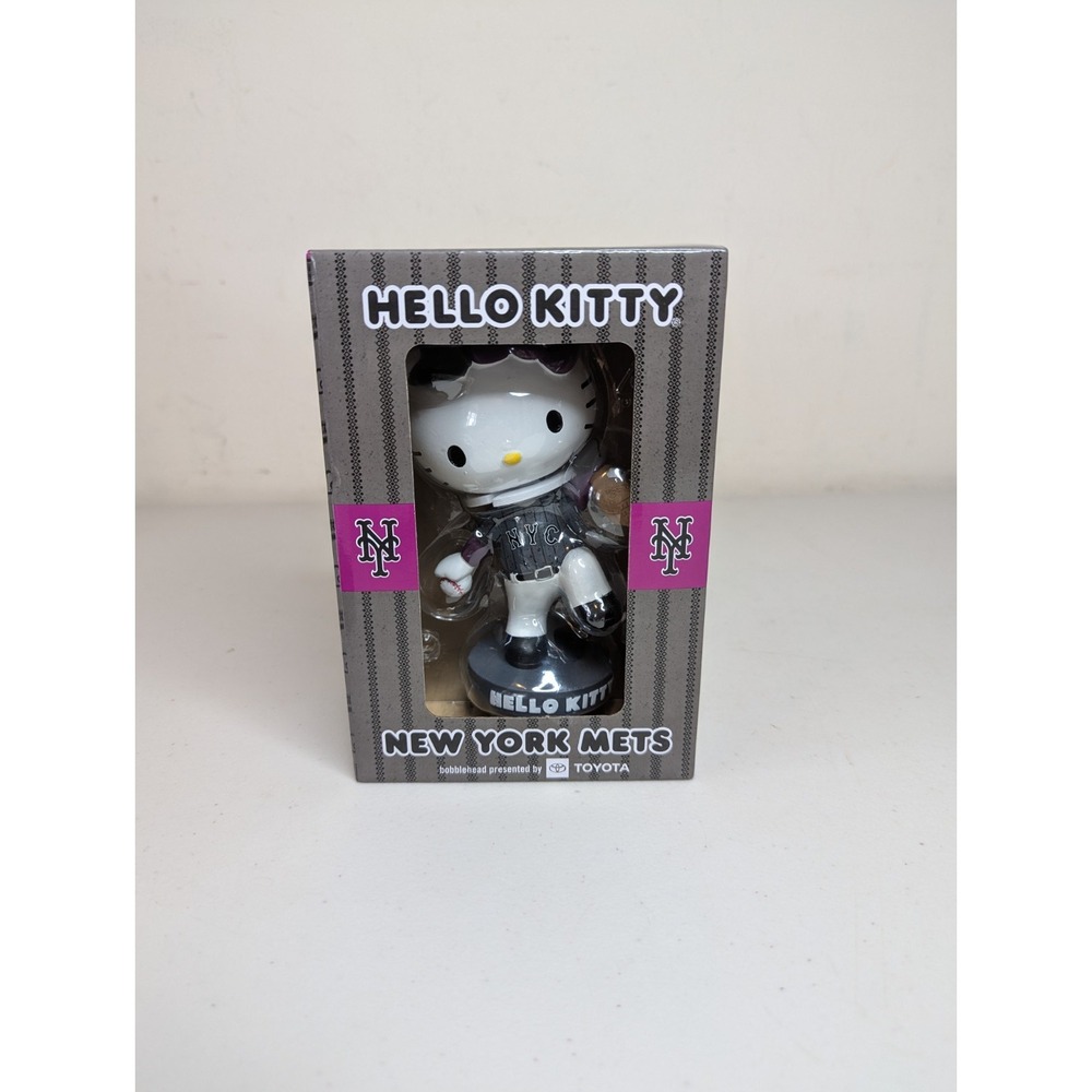 New York Mets Hello Kitty Bobblehead 2025 City Connect 5/30/25 Citi Field   (a)